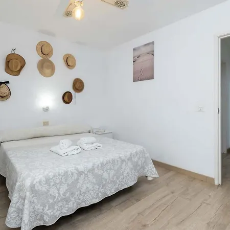Castle Harbour 4 *